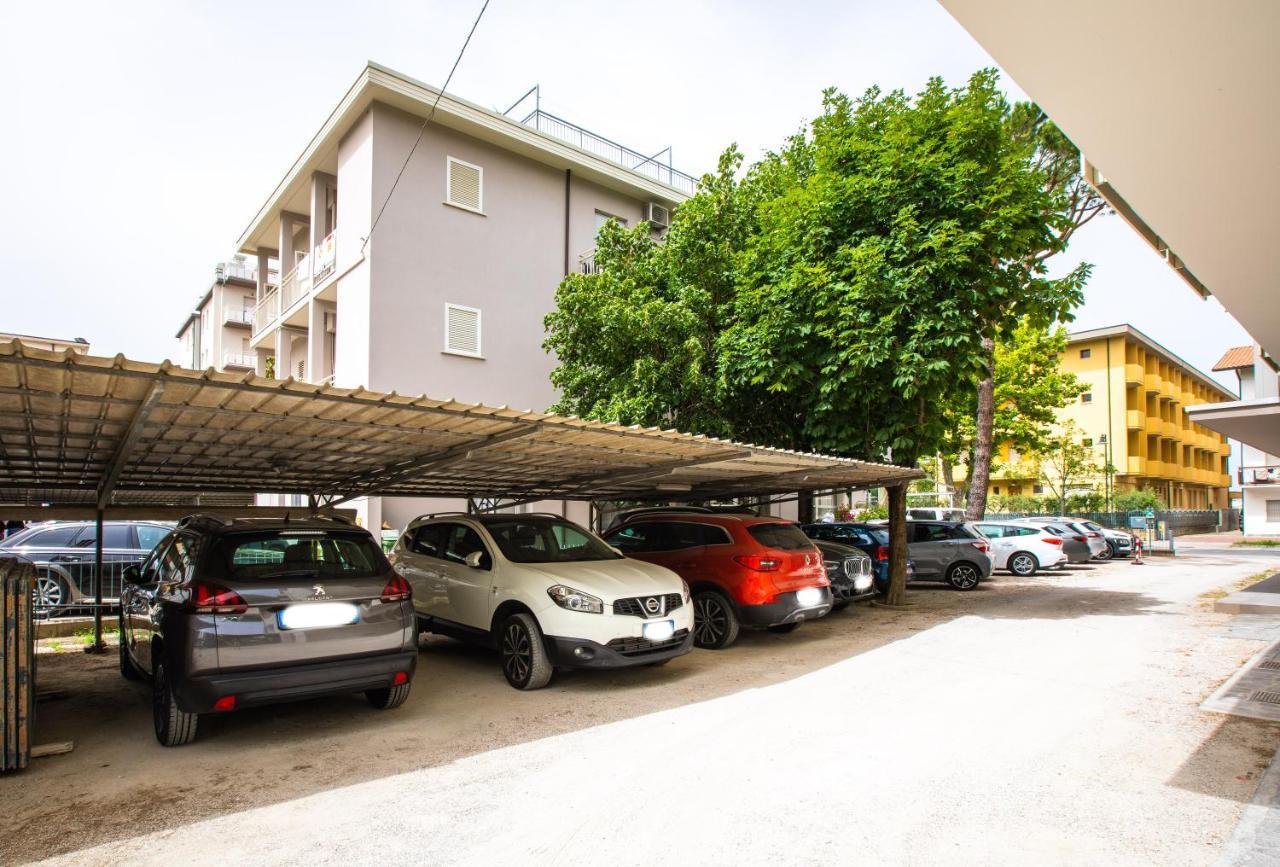 Hotel Stacchini Cesenatico Exterior foto